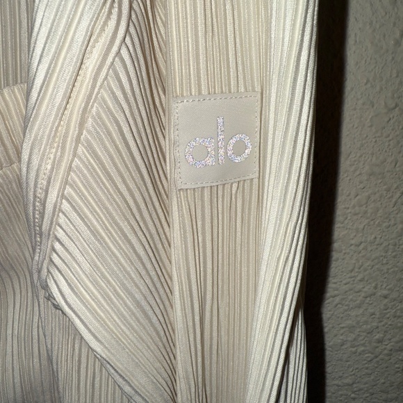 ALO Cream Micro Plisse Shirt Dress Pleated S - Picture 7 of 7